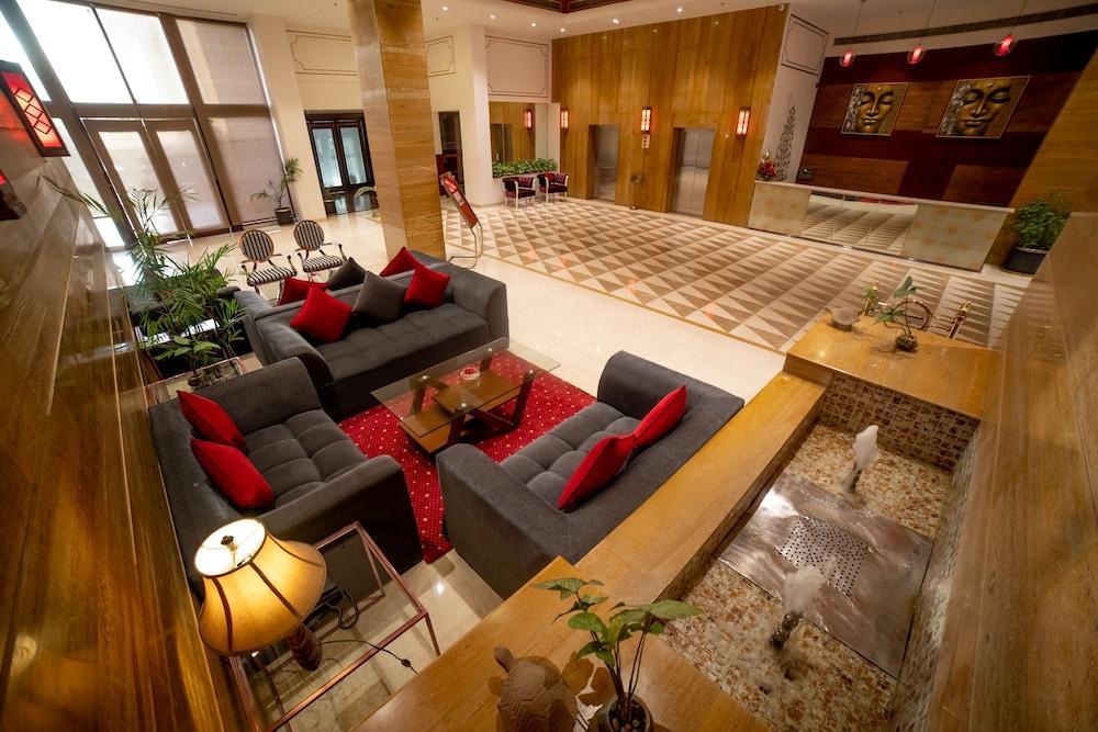 Ramada By Wyndham Jaipur Jaisinghpura Hotel Buitenkant foto