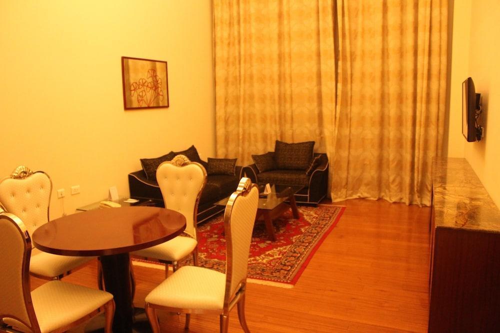 Ramada By Wyndham Jaipur Jaisinghpura Hotel Buitenkant foto