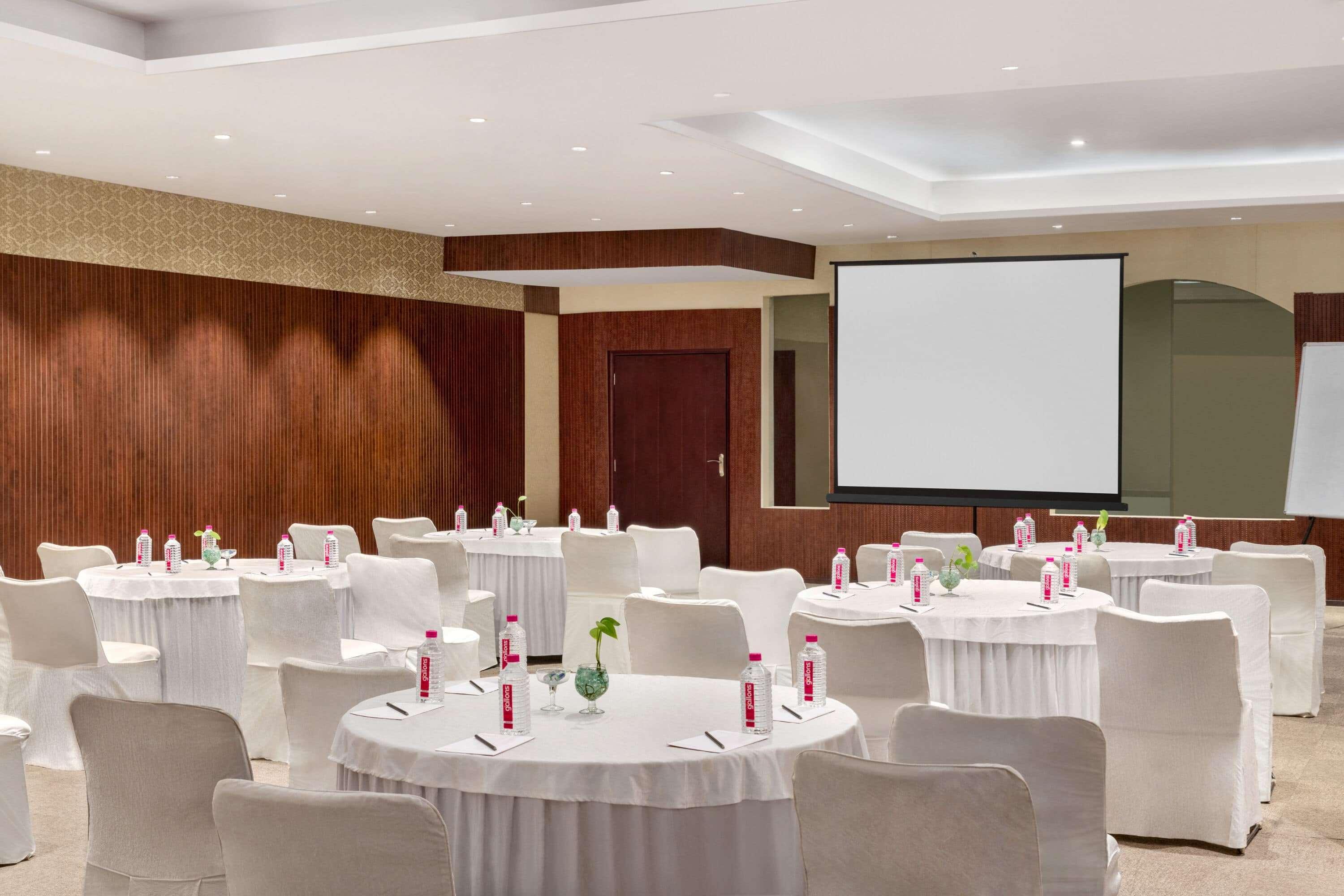 Ramada By Wyndham Jaipur Jaisinghpura Hotel Buitenkant foto