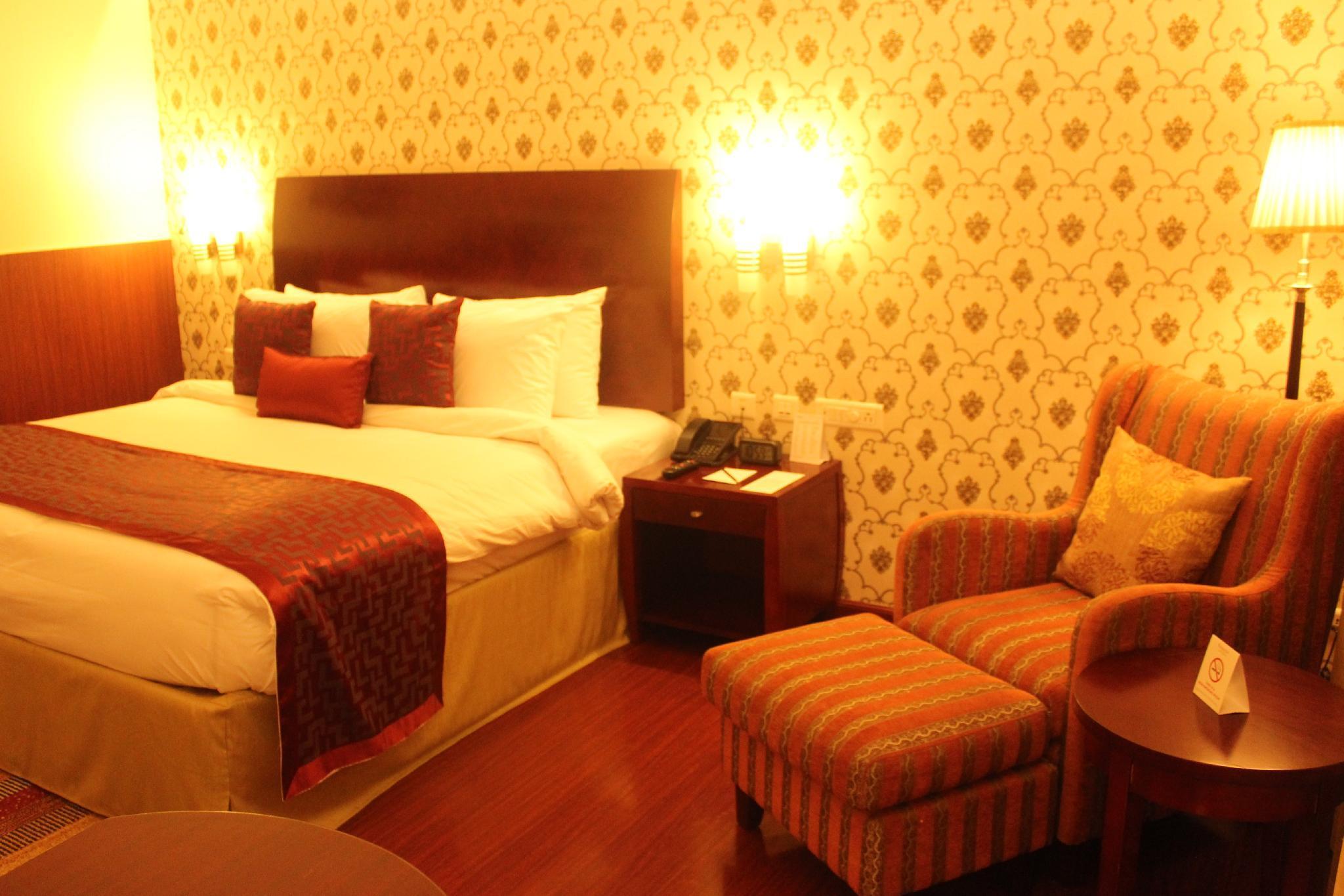 Ramada By Wyndham Jaipur Jaisinghpura Hotel Buitenkant foto