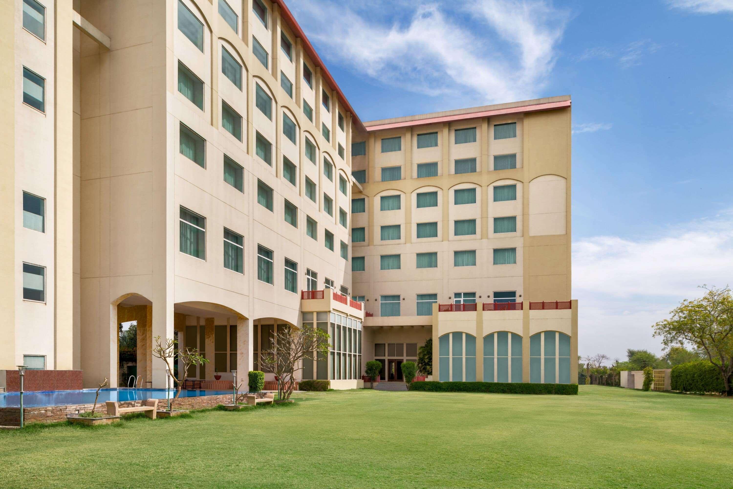Ramada By Wyndham Jaipur Jaisinghpura Hotel Buitenkant foto