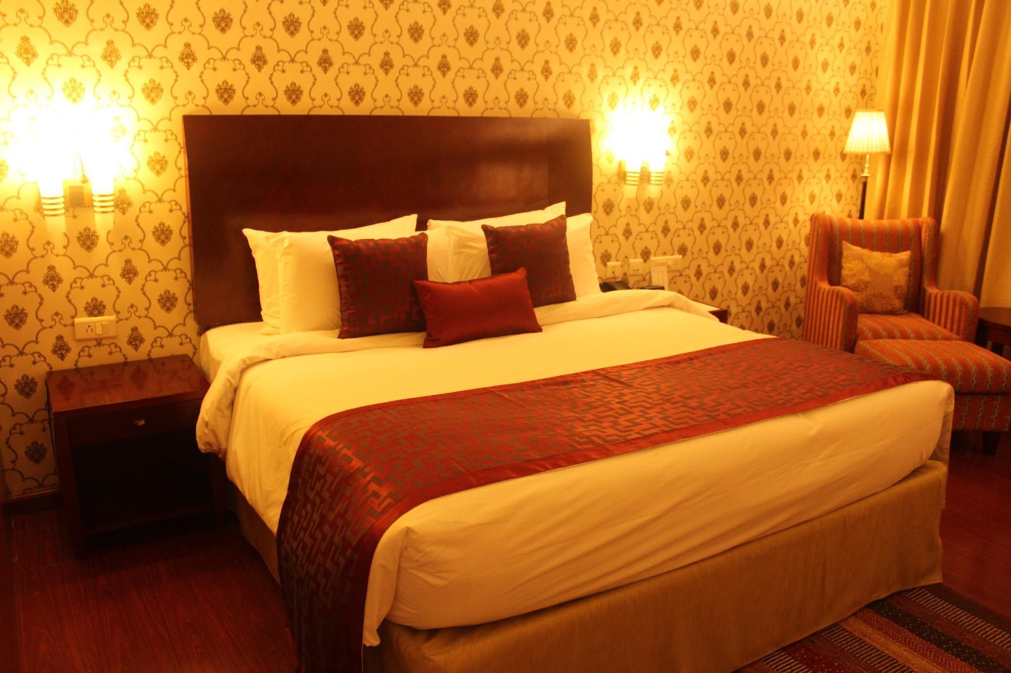 Ramada By Wyndham Jaipur Jaisinghpura Hotel Buitenkant foto